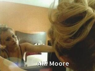 Alli_Moore