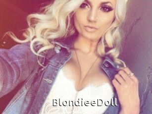 BlondieeDoll