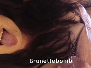Brunettebomb