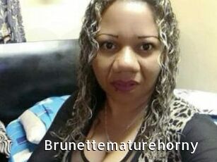 Brunettematurehorny