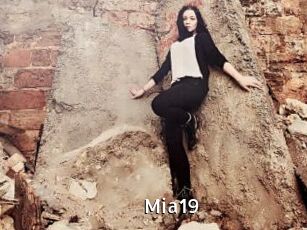 Mia19