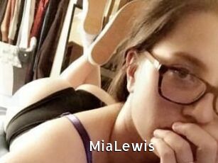Mia_Lewis