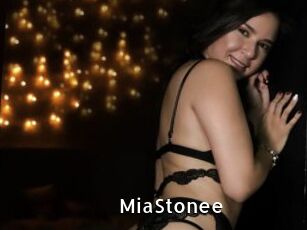 MiaStonee