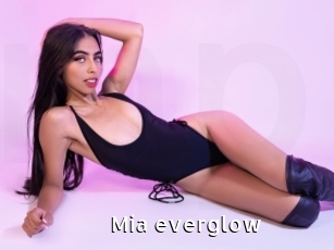 Mia_everglow