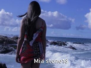 Mia_stone18