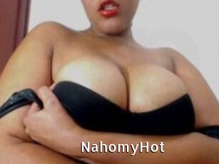 NahomyHot