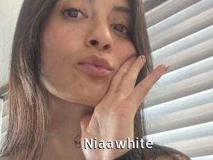 Niaawhite