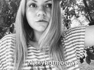 Nikkyhotmoomy