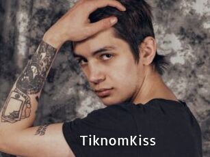 TiknomKiss