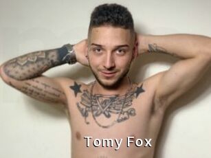 Tomy_Fox