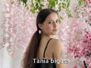 Tania_bigass