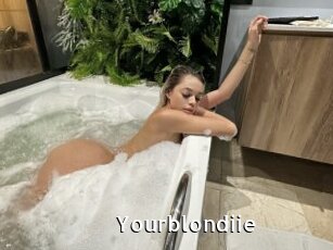 Yourblondiie